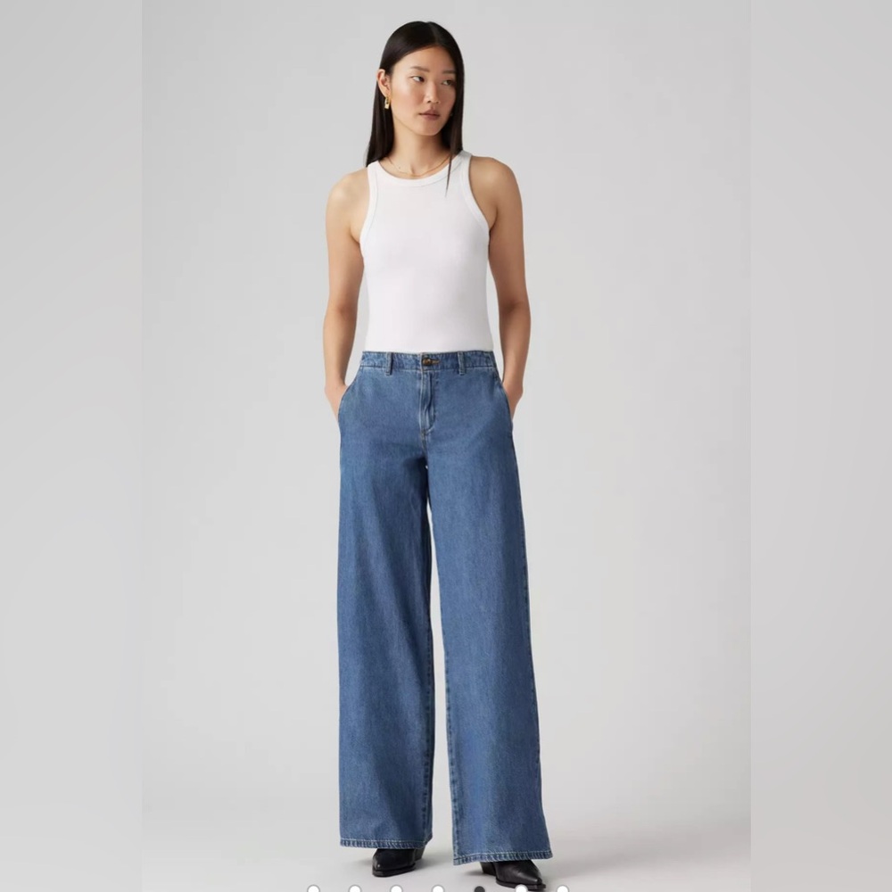 Levi's® Premium XL CHINO WOMEN'S JEANS in Big Yikes - Medium Wash
